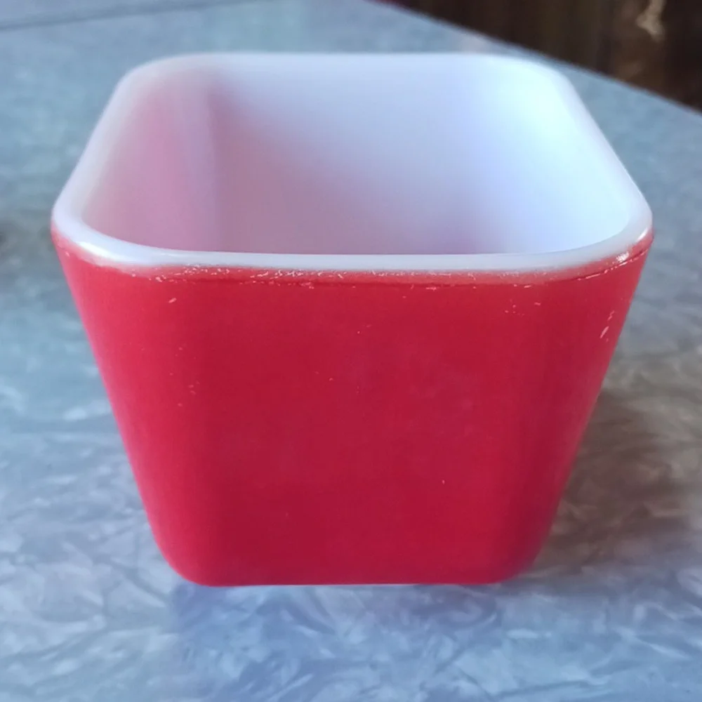 Pyrex~ Primary Red Small Refrigerator Dish - Picture 4 of 10